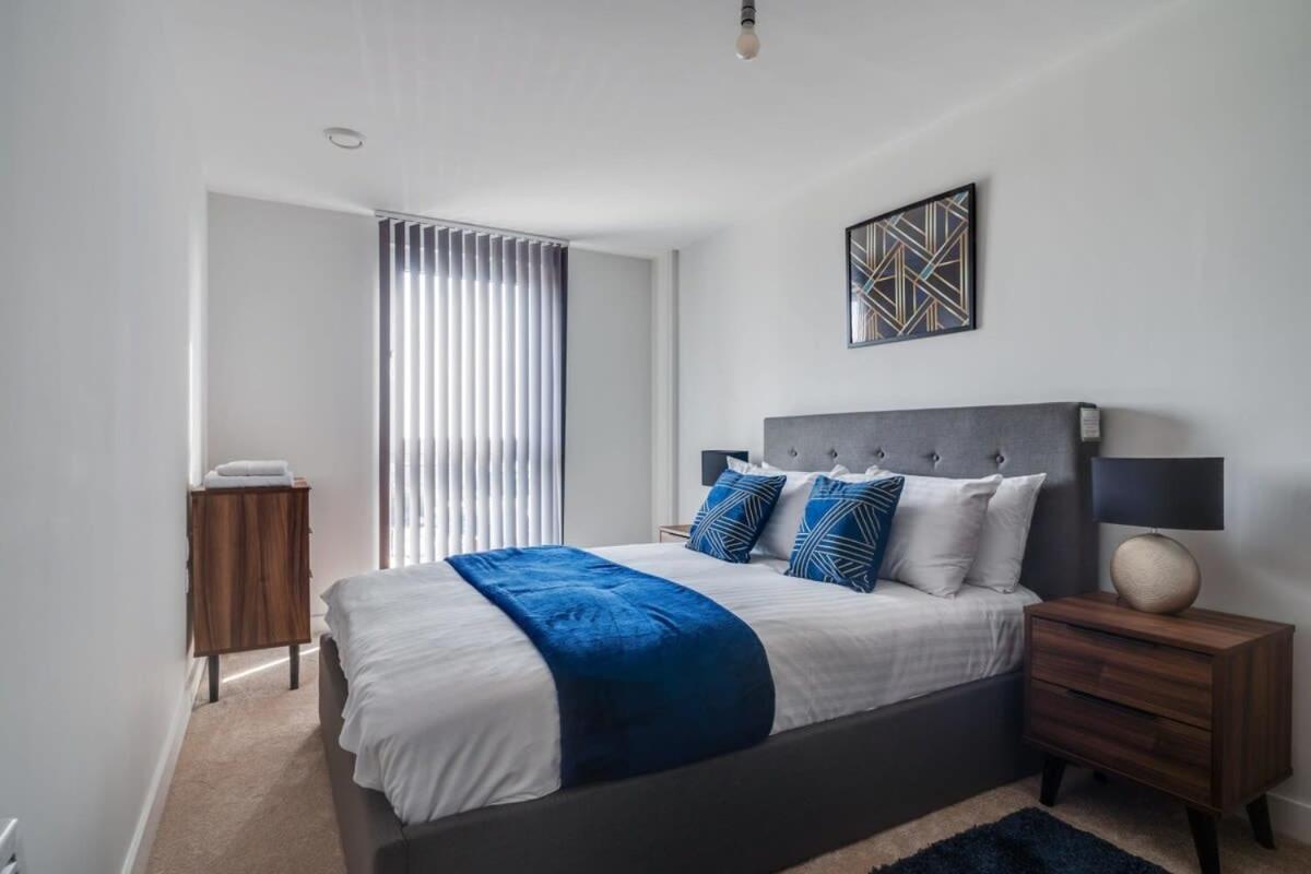 Lovely Riverside 2 Bed Apartment Leeds  Exterior photo