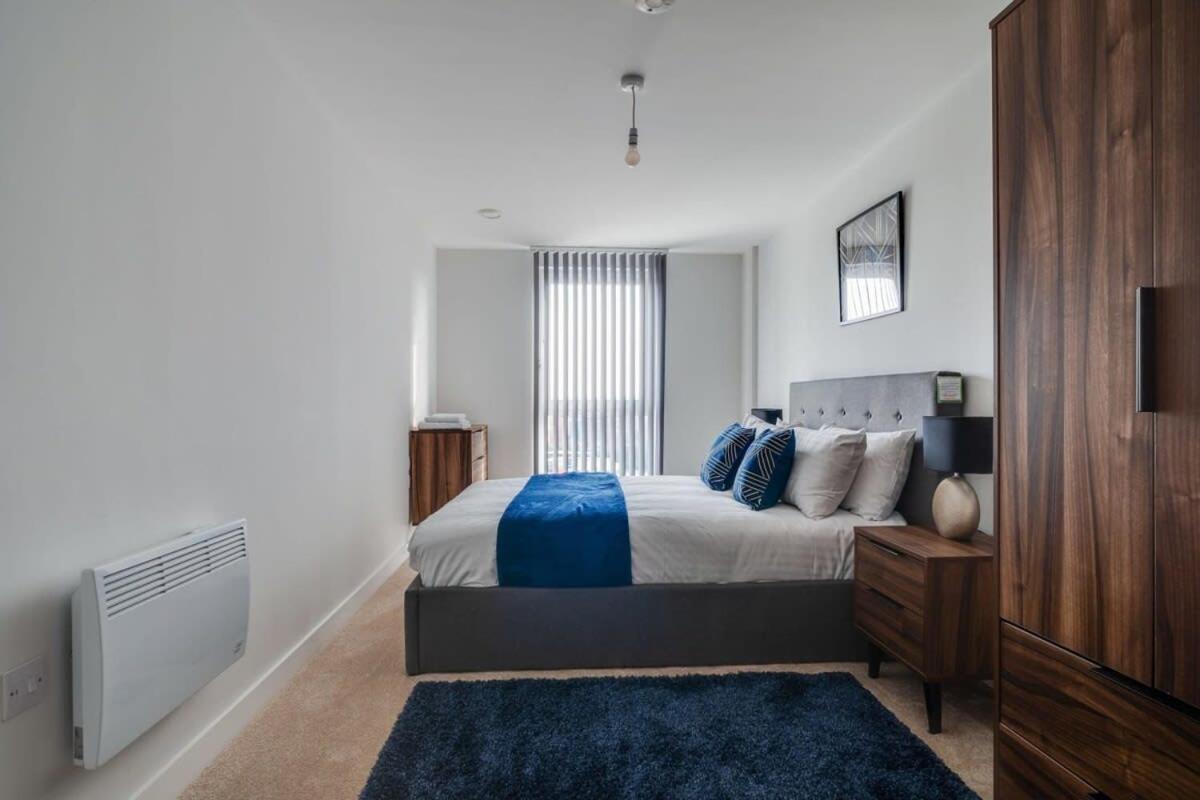 Lovely Riverside 2 Bed Apartment Leeds  Exterior photo